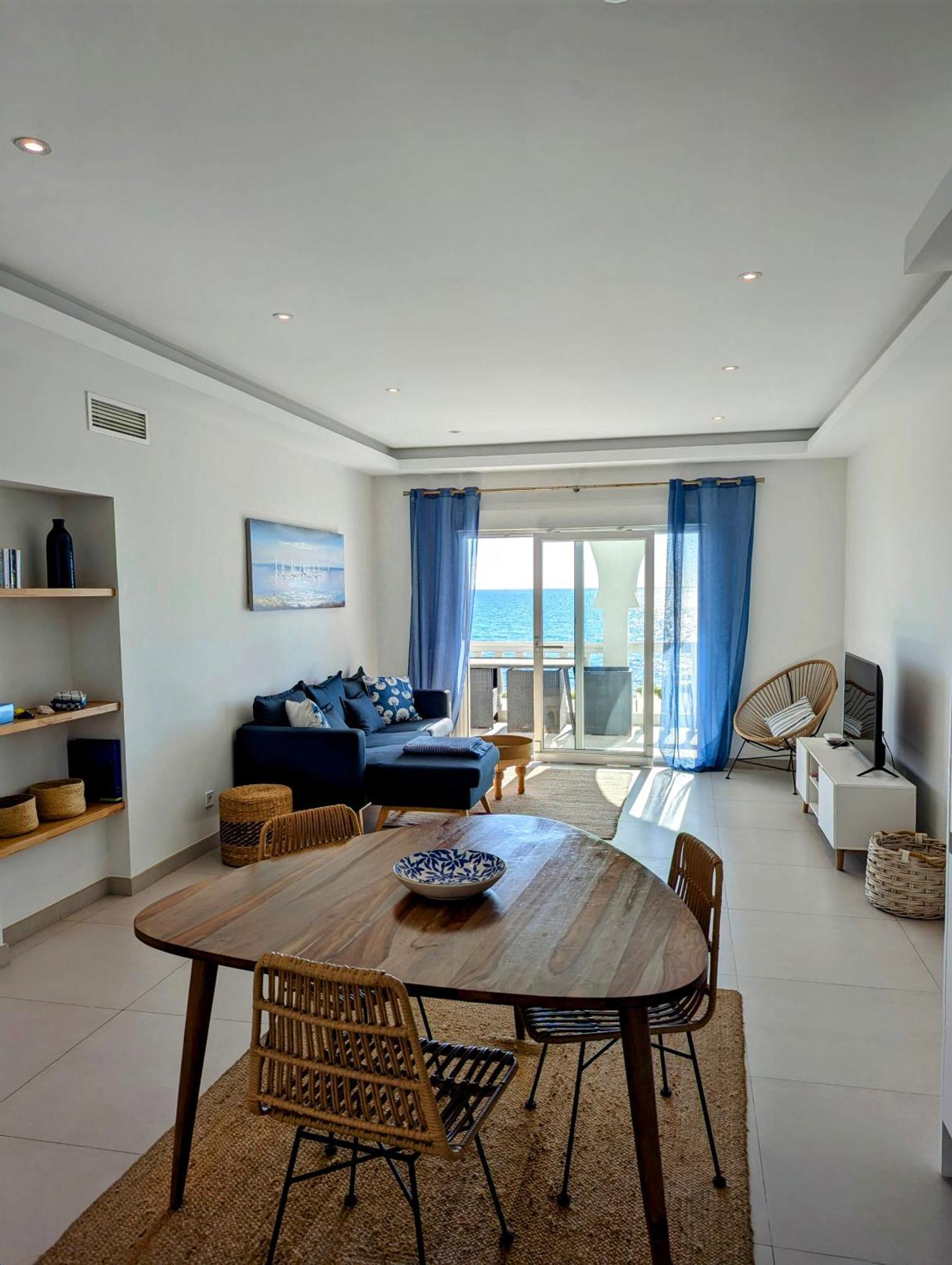 Rise & Shine Beachfront La Cala 라칼라데미야스 외부 사진