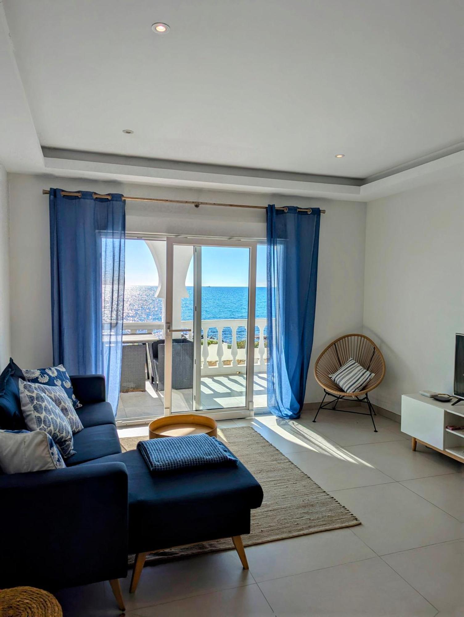 Rise & Shine Beachfront La Cala 라칼라데미야스 외부 사진